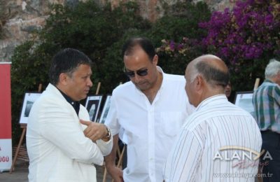 (EN) Başkan Burhan Sili gazetecilere destek verdi