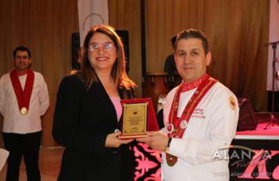 (EN) AKPAB emektarlara plaket verdi