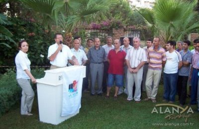 (EN) Eğitim Semineri Katılımcılarına belgeleri törenle takdim edildi