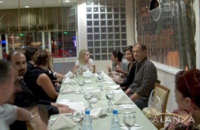 (EN) ALTİD yönetimi Finlandiyalı TV ekibiyle yemekte buluştu