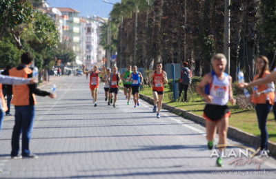 Alanya Atatürk Koşusu ve Yarı Maratonu Sona Erdi