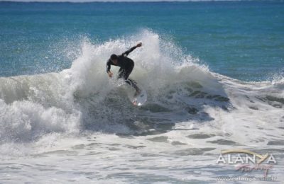 (EN) Alanya sörfte iddialı