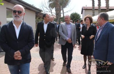 (EN) Turizmcilerin konuğu AB Bakanı Çavuşoğlu oldu (FOTO GALERİ)
