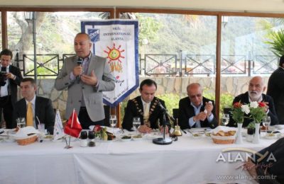 (EN) Turizmcilerin konuğu AB Bakanı Çavuşoğlu oldu (FOTO GALERİ)