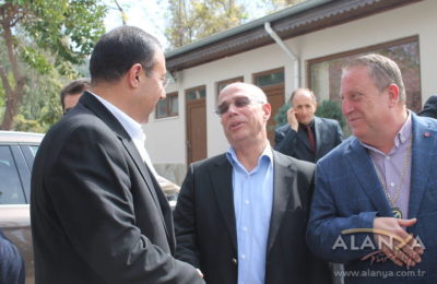 Turizmcilerin konuğu AB Bakanı Çavuşoğlu oldu (FOTO GALERİ)