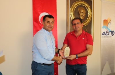 Tanıtım elçilerine plaket verildi