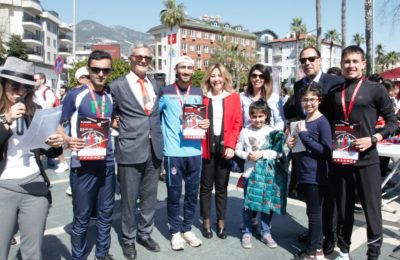 (Turkish) 20. Alanya Atatürk Halk Koşusu ve Yarı Maratonu yapıldı