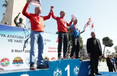 (Turkish) 20. Alanya Atatürk Halk Koşusu ve Yarı Maratonu yapıldı