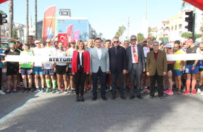 (Turkish) 20. Alanya Atatürk Halk Koşusu ve Yarı Maratonu yapıldı