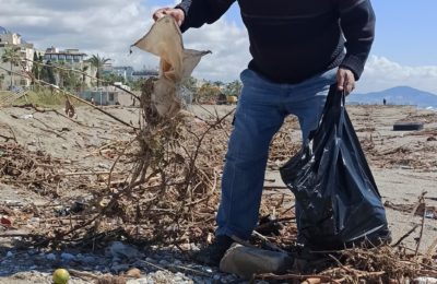 Alanya sahilleri temizleniyor