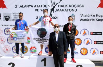Atatürk Halk Koşusu ve Yarı Maratonu yapıldı