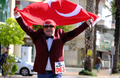 (Turkish) Atatürk Halk Koşusu ve Yarı Maratonu yapıldı