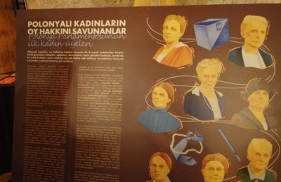 (Turkish) Tarihe Damga Vuran Polonyalı Kadınlar Sergisi açıldı
