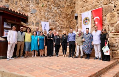 KIZILKULE’DE TÜRK DÜNYASI PALETİ RESİM SERGİSİ AÇILDI